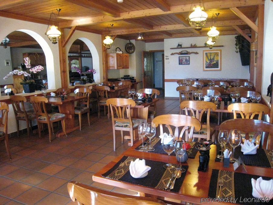 Hotel Alpenhof Oberwald Restaurant photo