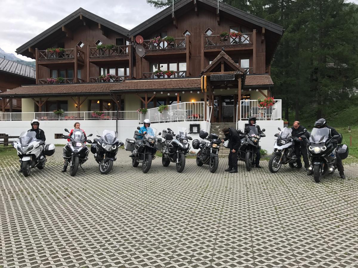 Hotel Alpenhof Oberwald Exterior photo